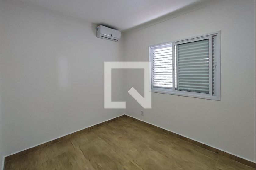 Casa à Venda - Swiss Park, 4 Quartos,  282 m2 em , Campinas - sp | SoloBR