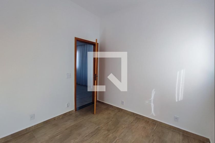 Casa à Venda - Swiss Park, 4 Quartos,  282 m2 em , Campinas - sp | SoloBR