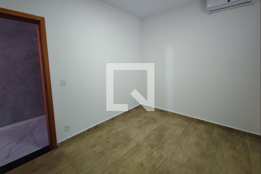 Casa à Venda - Swiss Park, 4 Quartos,  282 m2 em , Campinas - sp | SoloBR