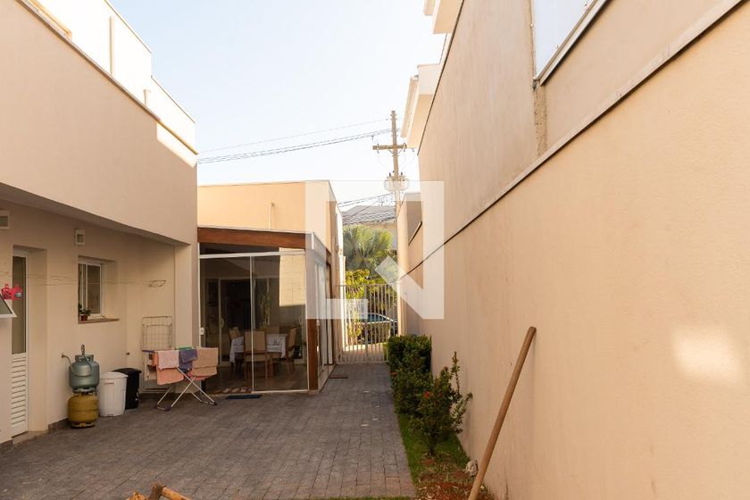 Casa à Venda - Swiss Park, 3 Quartos,  255 m2 em , Campinas - sp | SoloBR
