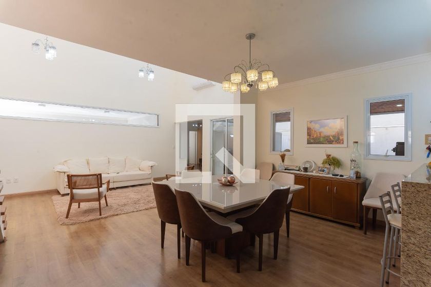Casa à Venda - Swiss Park, 3 Quartos,  255 m2 em , Campinas - sp | SoloBR