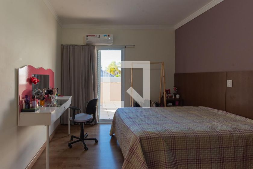 Casa à Venda - Swiss Park, 3 Quartos,  255 m2 em , Campinas - sp | SoloBR