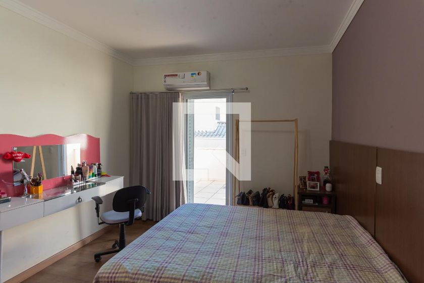 Casa à Venda - Swiss Park, 3 Quartos,  255 m2 em , Campinas - sp | SoloBR