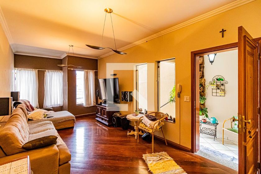 Casa, 3 quartos, 245 m² - Foto 1