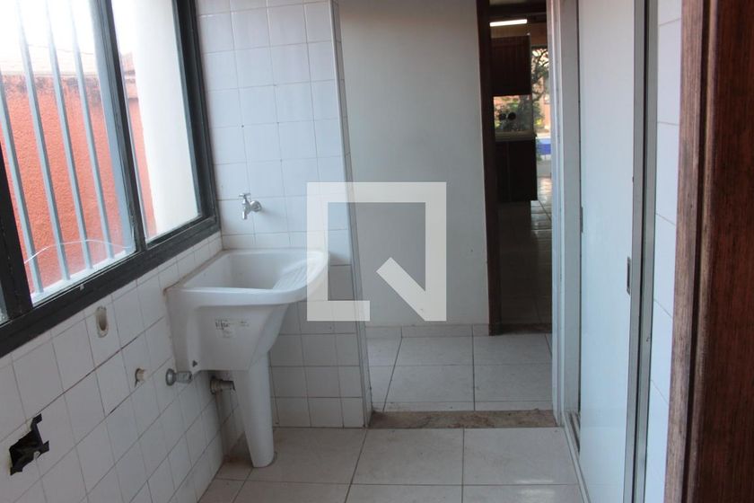 Casa à Venda - Nova Campinas, 4 Quartos,  650 m2 em , Campinas - sp | SoloBR