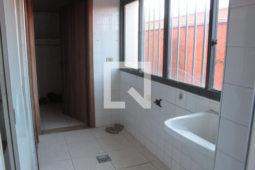 Casa à Venda - Nova Campinas, 4 Quartos,  650 m2 em , Campinas - sp | SoloBR