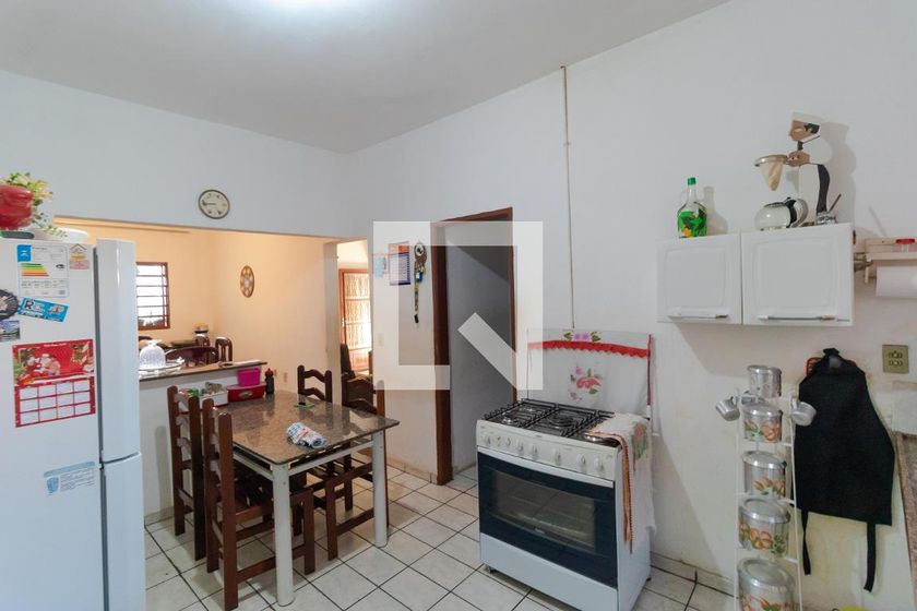 Casa à Venda - Jardim Flamboyant, 4 Quartos,  319 m2 em , Campinas - sp | SoloBR