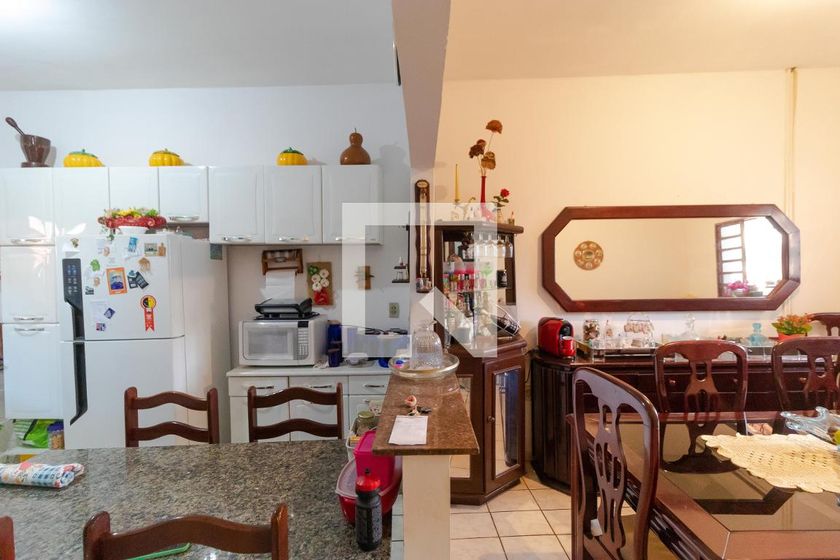 Casa à Venda - Jardim Flamboyant, 4 Quartos,  319 m2 em , Campinas - sp | SoloBR