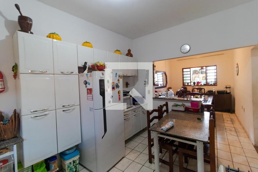 Casa à Venda - Jardim Flamboyant, 4 Quartos,  319 m2 em , Campinas - sp | SoloBR