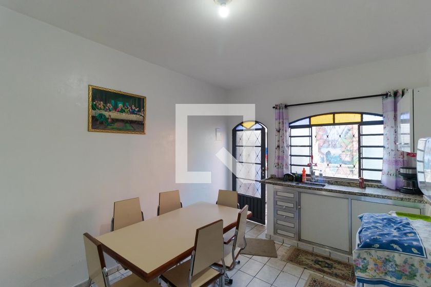Casa à Venda - Jardim Flamboyant, 4 Quartos,  319 m2 em , Campinas - sp | SoloBR