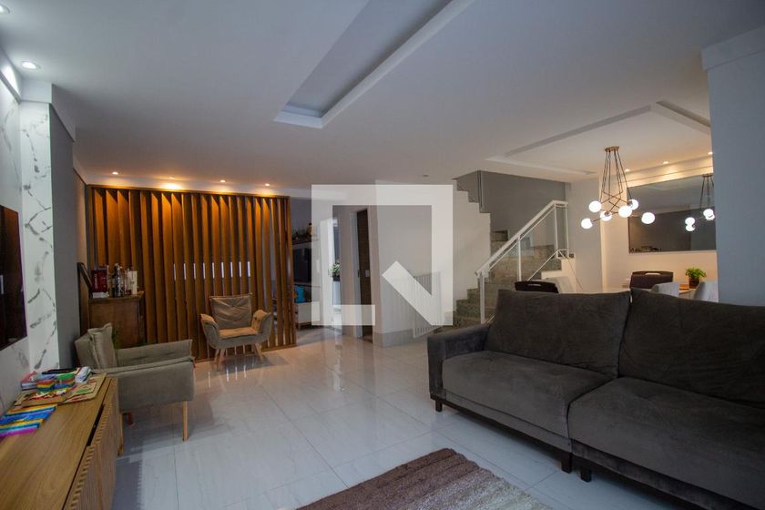Casa, 4 quartos, 220 m² - Foto 1