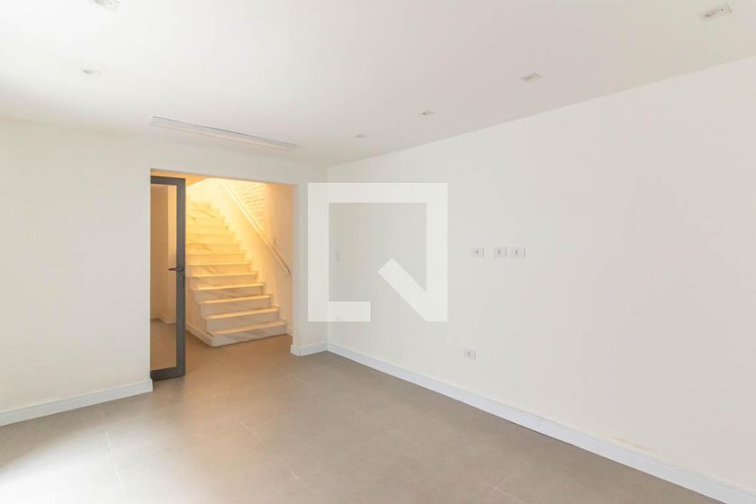 Casa, 3 quartos, 241 m² - Foto 3