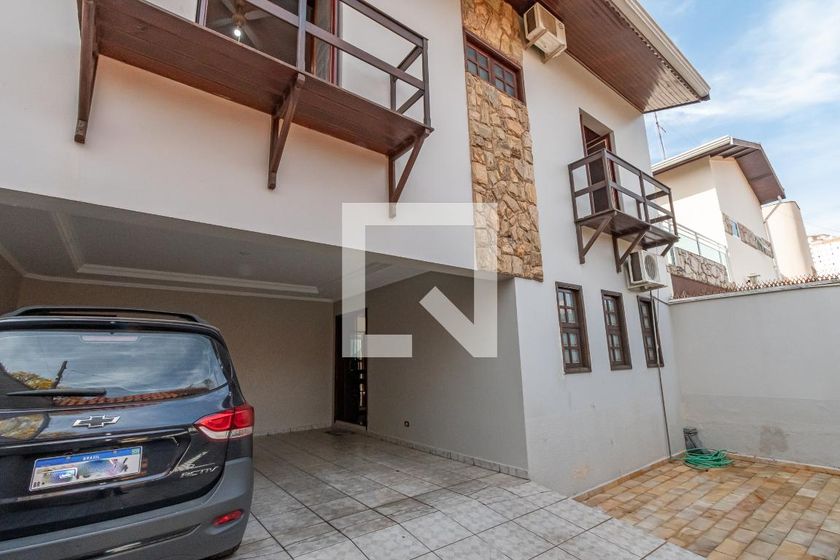 Casa à Venda - Mansões Santo Antônio, 4 Quartos,  220 m2 em , Campinas - sp | SoloBR