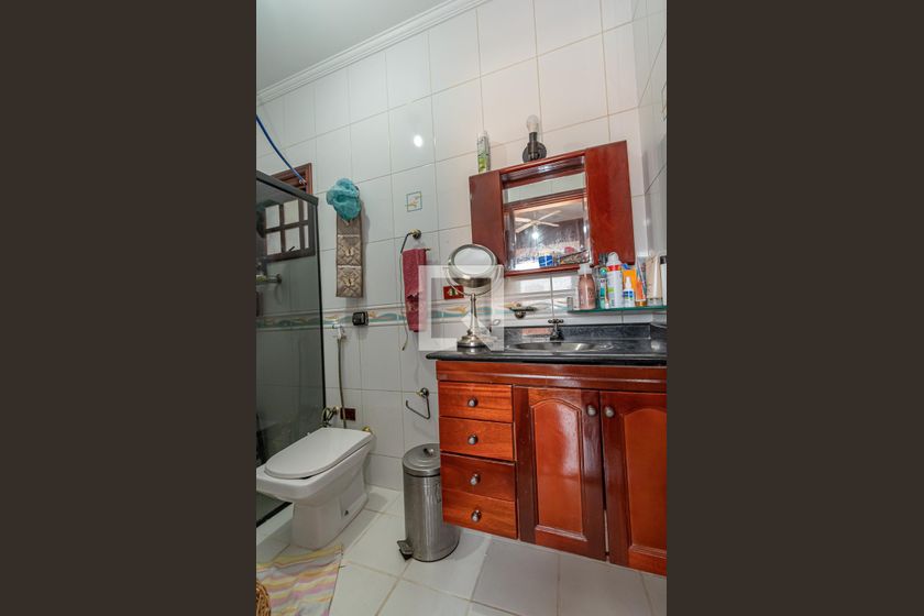 Casa à Venda - Mansões Santo Antônio, 4 Quartos,  220 m2 em , Campinas - sp | SoloBR