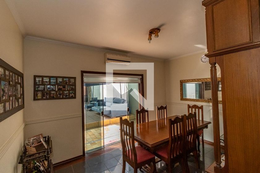 Casa à Venda - Mansões Santo Antônio, 4 Quartos,  220 m2 em , Campinas - sp | SoloBR