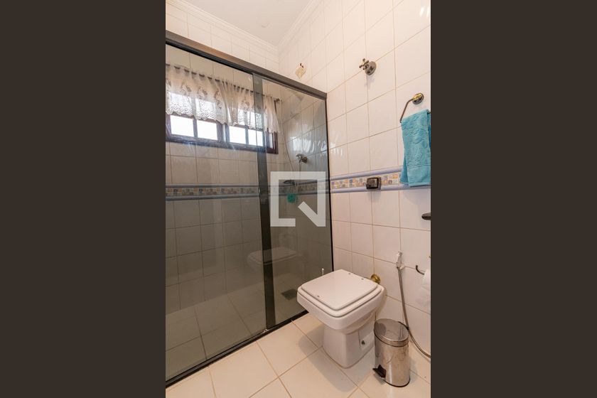 Casa à Venda - Mansões Santo Antônio, 4 Quartos,  220 m2 em , Campinas - sp | SoloBR