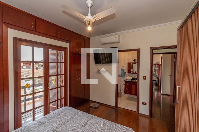 Casa à Venda - Mansões Santo Antônio, 4 Quartos,  220 m2 em , Campinas - sp | SoloBR