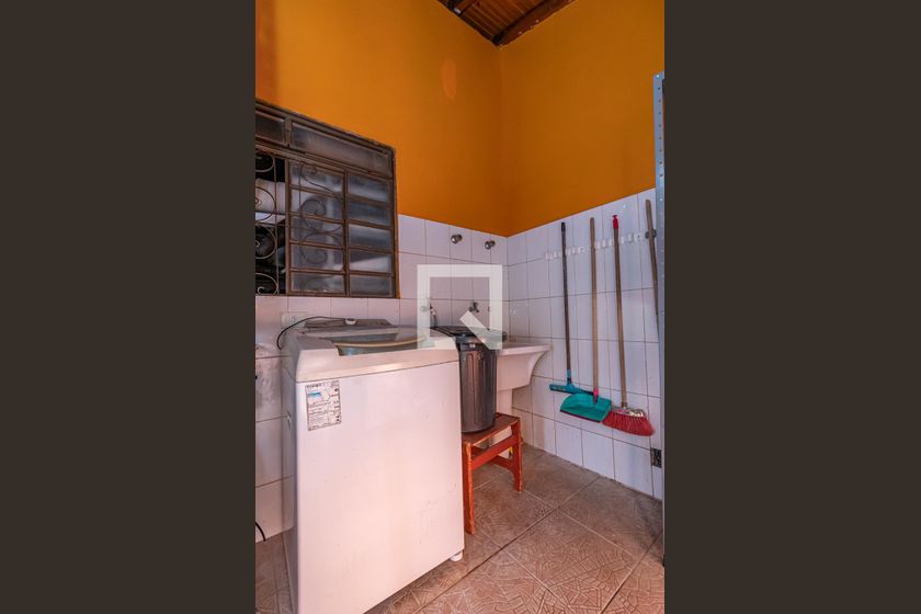 Casa à Venda - Mansões Santo Antônio, 4 Quartos,  220 m2 em , Campinas - sp | SoloBR