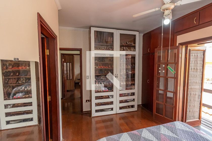 Casa à Venda - Mansões Santo Antônio, 4 Quartos,  220 m2 em , Campinas - sp | SoloBR