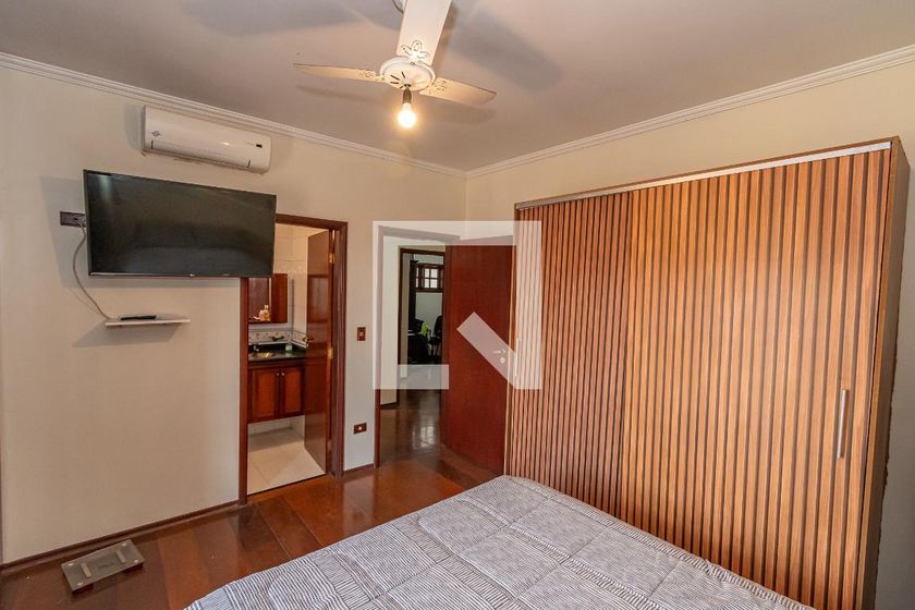 Casa à Venda - Mansões Santo Antônio, 4 Quartos,  220 m2 em , Campinas - sp | SoloBR