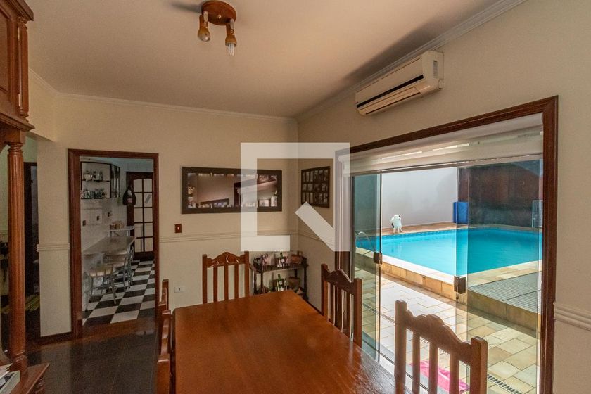 Casa à Venda - Mansões Santo Antônio, 4 Quartos,  220 m2 em , Campinas - sp | SoloBR