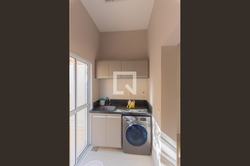 Casa à Venda - Swiss Park, 3 Quartos,  268 m2 em , Campinas - sp | SoloBR