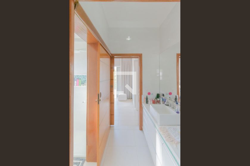 Casa à Venda - Swiss Park, 3 Quartos,  268 m2 em , Campinas - sp | SoloBR