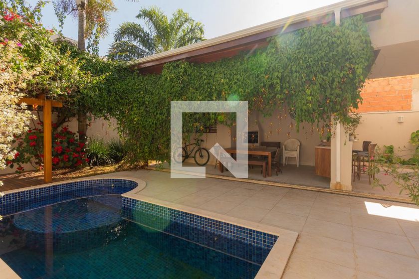 Casa à Venda - Swiss Park, 3 Quartos,  268 m2 em , Campinas - sp | SoloBR