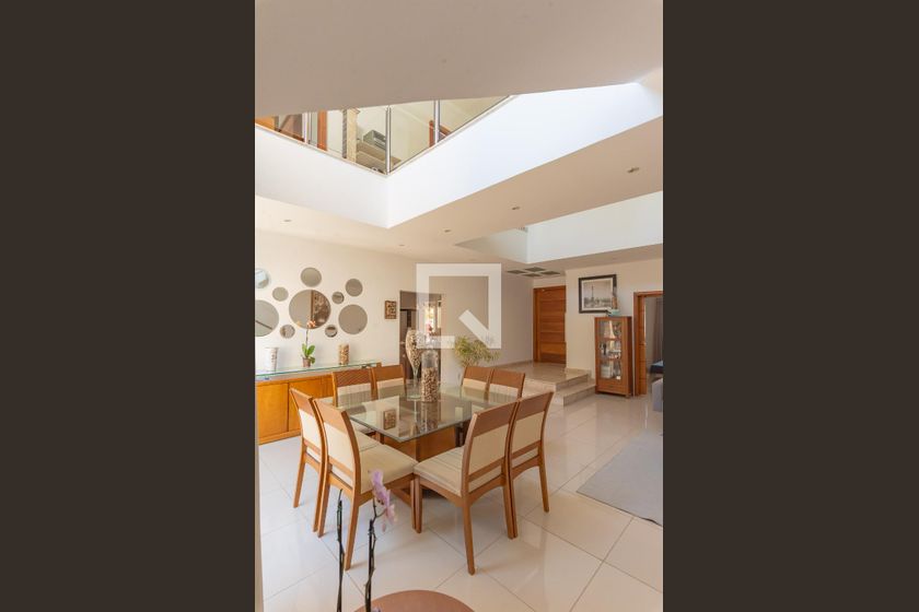 Casa à Venda - Swiss Park, 3 Quartos,  268 m2 em , Campinas - sp | SoloBR
