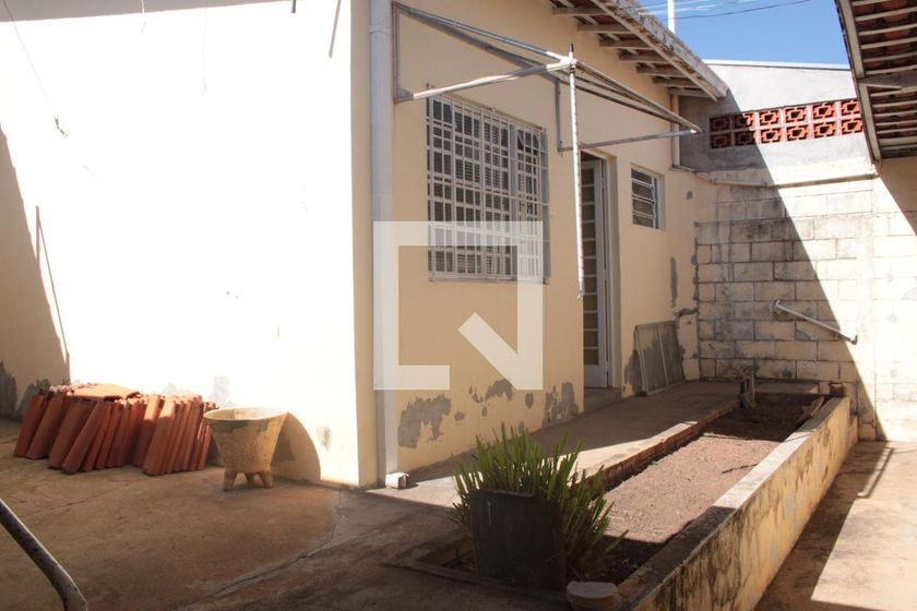 Casa à Venda - Jardim Planalto, 2 Quartos,  150 m2 em , Campinas - sp | SoloBR