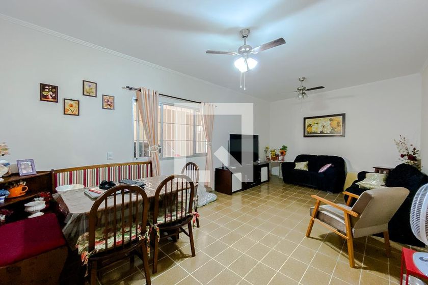 Casa, 4 quartos, 207 m² - Foto 1