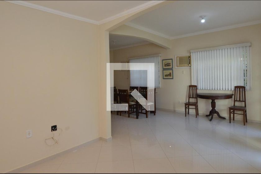 Casa, 6 quartos, 160 m² - Foto 3