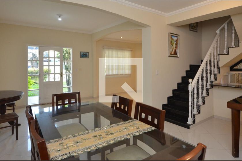 Casa, 6 quartos, 160 m² - Foto 1