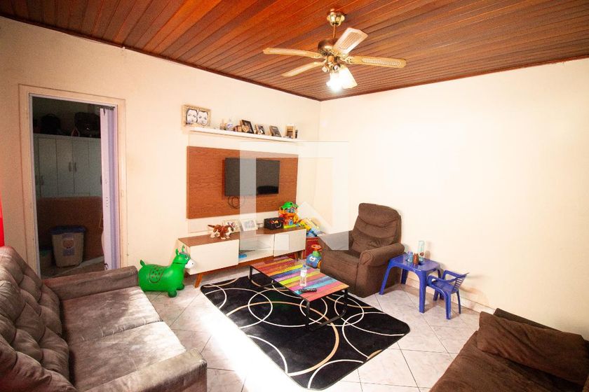 Casa, 4 quartos, 195 m² - Foto 1