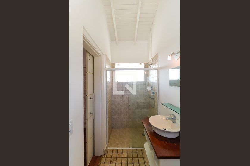 Casa à Venda - Mansões Santo Antônio, 3 Quartos,  380 m2 em , Campinas - sp | SoloBR