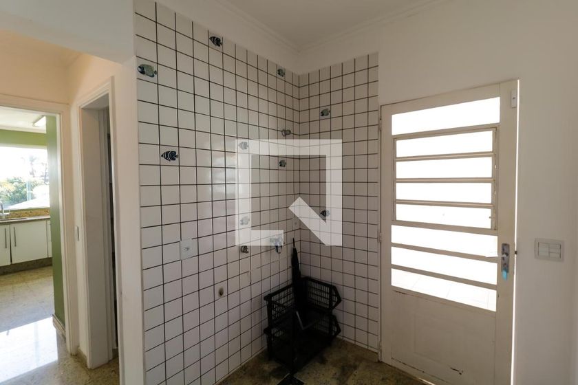 Casa à Venda - Mansões Santo Antônio, 3 Quartos,  380 m2 em , Campinas - sp | SoloBR