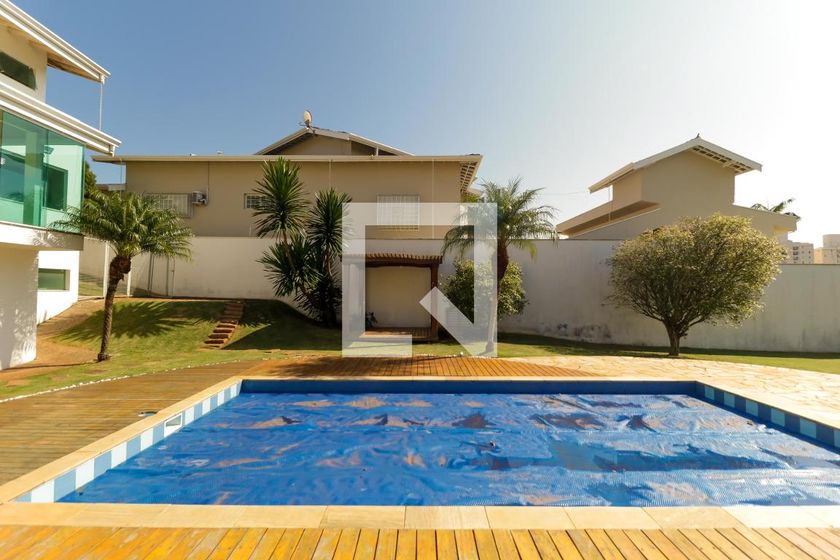 Casa à Venda - Mansões Santo Antônio, 3 Quartos,  380 m2 em , Campinas - sp | SoloBR