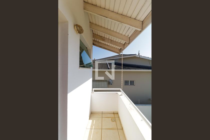 Casa à Venda - Mansões Santo Antônio, 3 Quartos,  380 m2 em , Campinas - sp | SoloBR