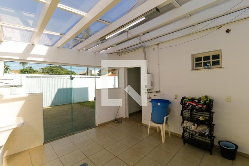 Casa à Venda - Mansões Santo Antônio, 3 Quartos,  380 m2 em , Campinas - sp | SoloBR