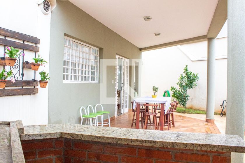 Casa à Venda - Mansões Santo Antônio, 4 Quartos,  243 m2 em , Campinas - sp | SoloBR