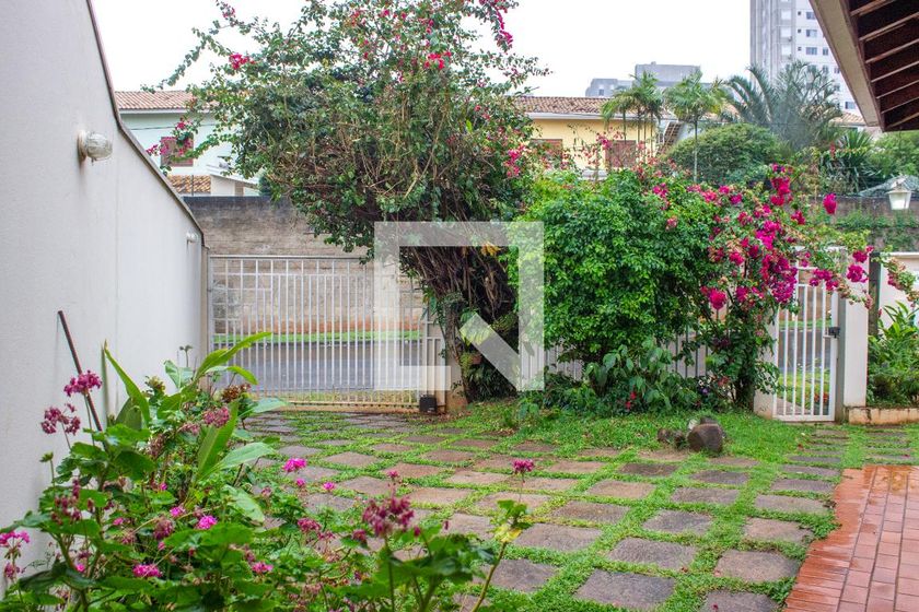 Casa à Venda - Mansões Santo Antônio, 4 Quartos,  243 m2 em , Campinas - sp | SoloBR