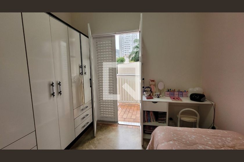 Casa à Venda - Mansões Santo Antônio, 4 Quartos,  243 m2 em , Campinas - sp | SoloBR