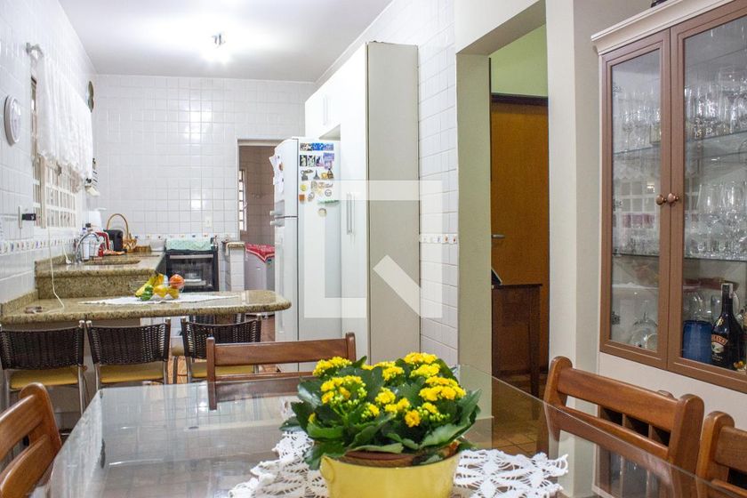 Casa à Venda - Mansões Santo Antônio, 4 Quartos,  243 m2 em , Campinas - sp | SoloBR