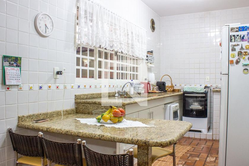 Casa à Venda - Mansões Santo Antônio, 4 Quartos,  243 m2 em , Campinas - sp | SoloBR