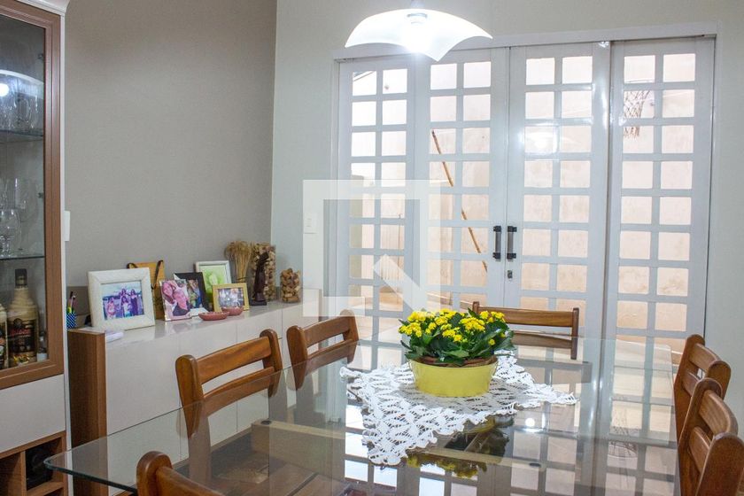 Casa à Venda - Mansões Santo Antônio, 4 Quartos,  243 m2 em , Campinas - sp | SoloBR