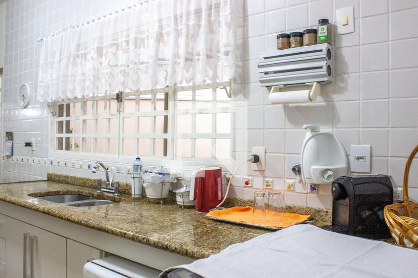 Casa à Venda - Mansões Santo Antônio, 4 Quartos,  243 m2 em , Campinas - sp | SoloBR