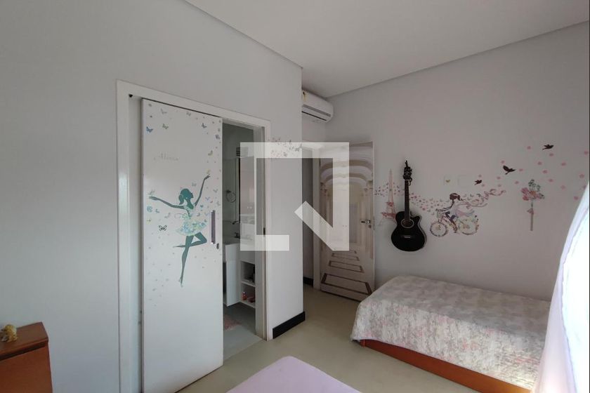 Casa à Venda - Swiss Park, 3 Quartos,  250 m2 em , Campinas - sp | SoloBR
