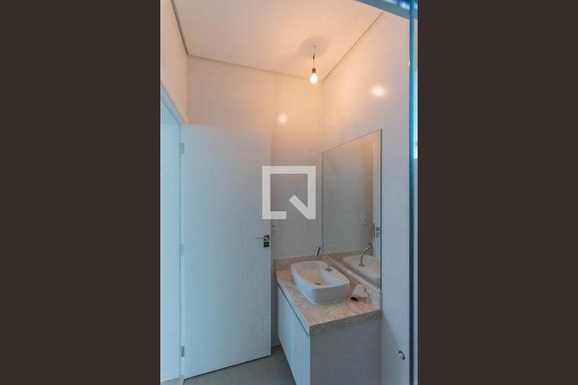 Casa à Venda - Swiss Park, 3 Quartos,  264 m2 em , Campinas - sp | SoloBR