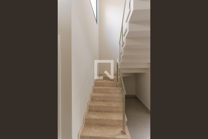 Casa à Venda - Swiss Park, 3 Quartos,  264 m2 em , Campinas - sp | SoloBR