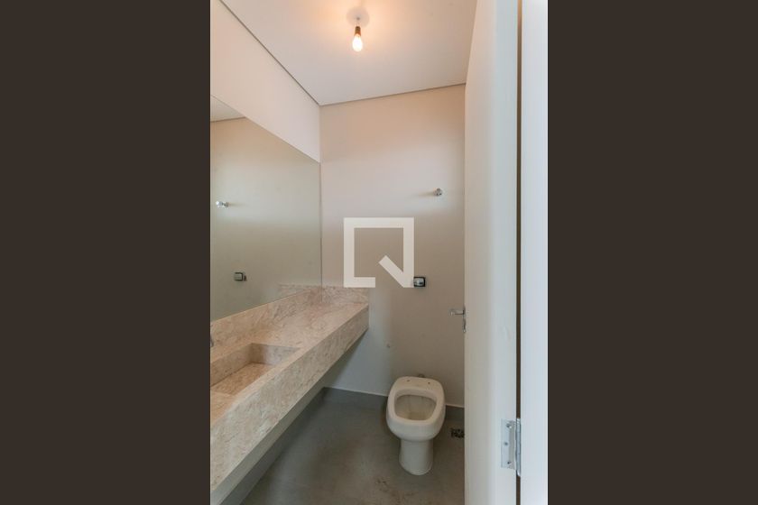 Casa à Venda - Swiss Park, 3 Quartos,  264 m2 em , Campinas - sp | SoloBR
